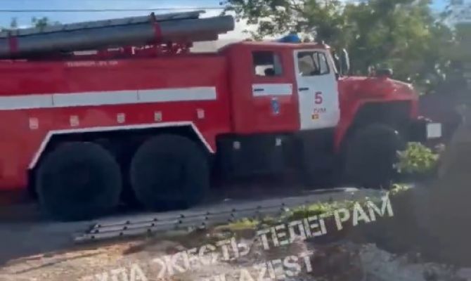 В поселке Ленинский под Тулой загорелся частный дом