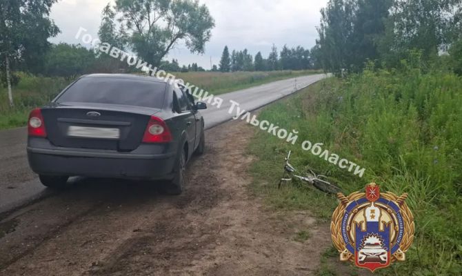 В Щекинском районе автомобиль сбил 12-летнего велосипедиста