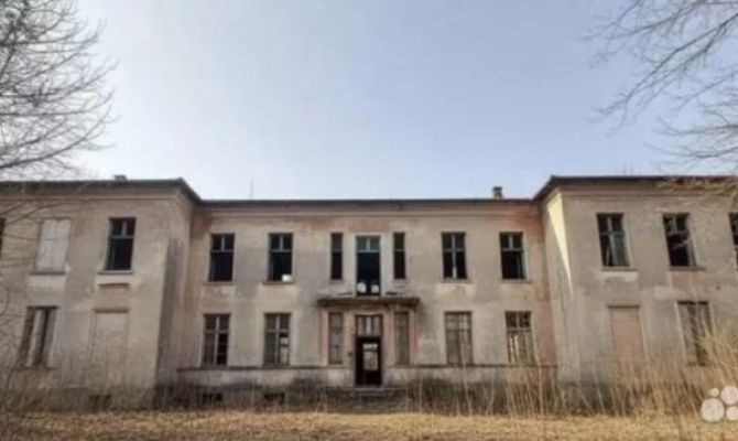 В Новомосковске за 3 млн рублей продают бывший роддом