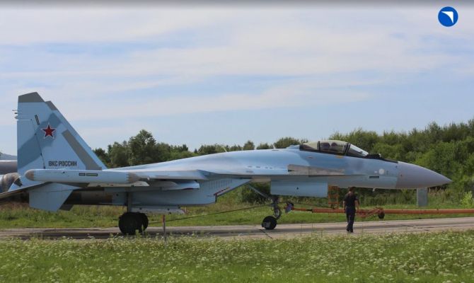 ВКС России получили новую партию истребителей Су-35С