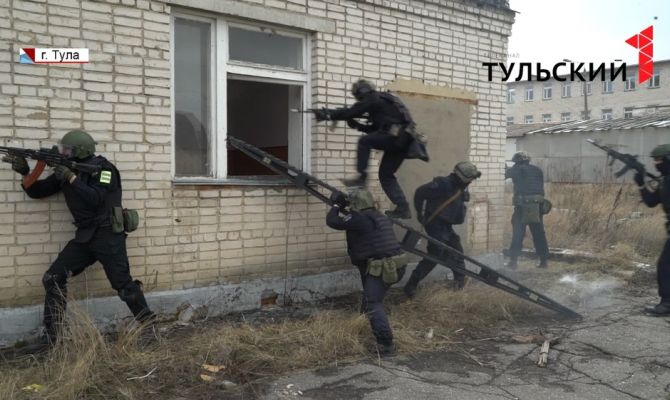Штурм здания и захват преступника: так работает тульский СОБР