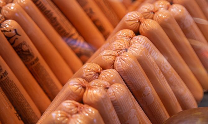 Смерть ребенка в результате отравления сосисками: первоначальная версия не подтвердилась