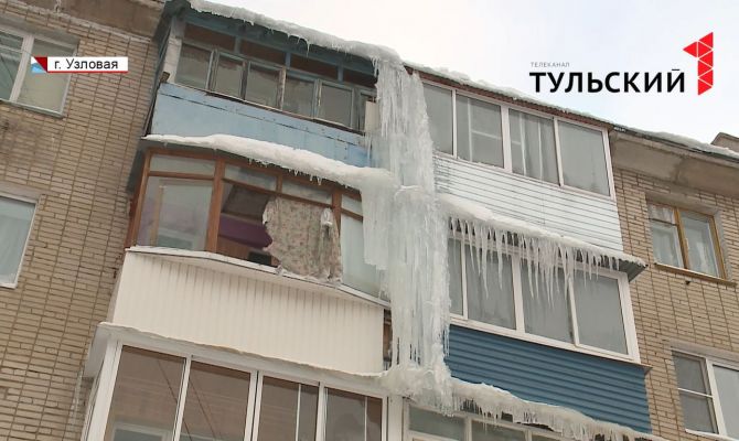 Кто прав, а кто виноват: в Узловой женщине на голову упала огромная сосулька