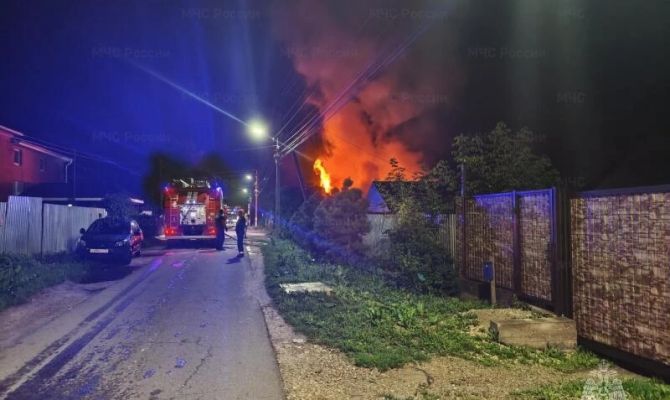 В Донском из-за пожара эвакуировали 200 человек