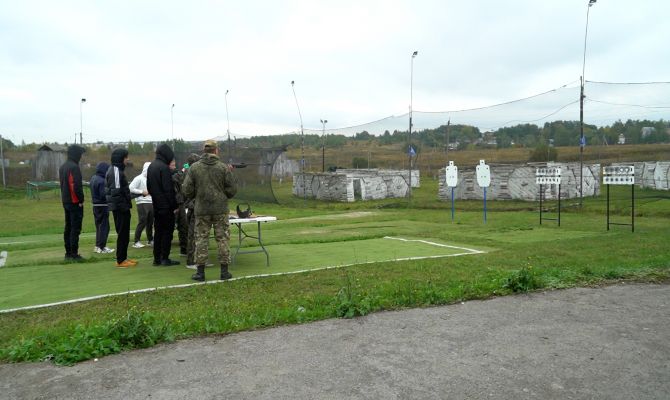 «Мы первые»: тульские юнармейцы, кадеты и школьники сразились в страйкбол