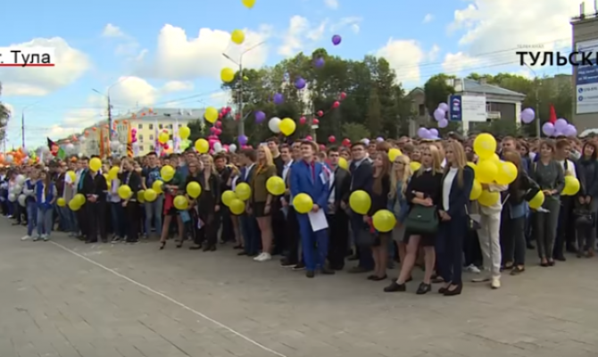 Губернатор Алексей Дюмин поздравляет с Днем российского студенчества