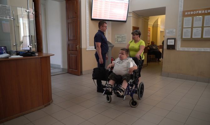 Мальчика из Плавска парализовало после операции: клиника должна выплатить ребенку 2,5 млн рублей