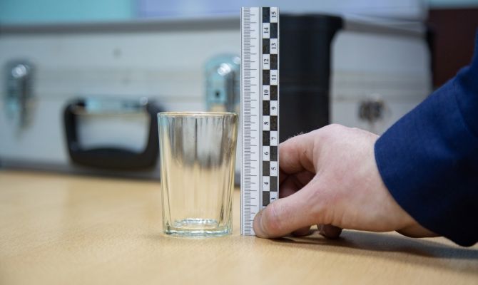 В Донском женщина обиделась на собутыльника и напала на него с ножом