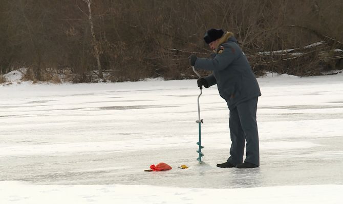 Как избежать несчастных случаев во время зимней рыбалки: советы спасателей