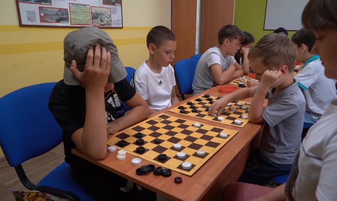 Шашки как метод формирования нестандартного мышления: как в Суворове воспитывают будущих чемпионов