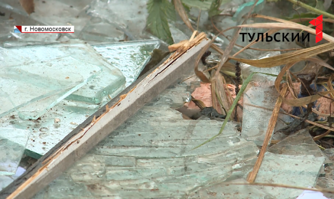 В районе Новомосковска возникла свалка на месте братского захоронения