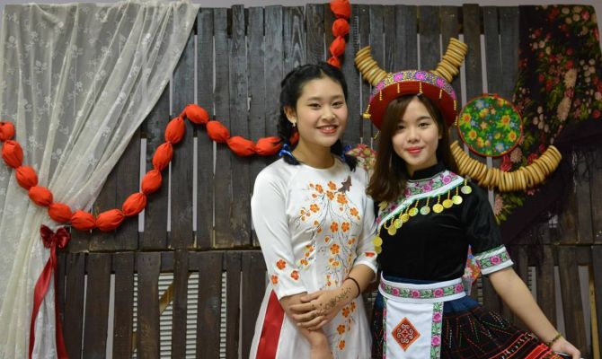 В тульской «Родине» представители разных народов танцевали, пели и угощали гостей