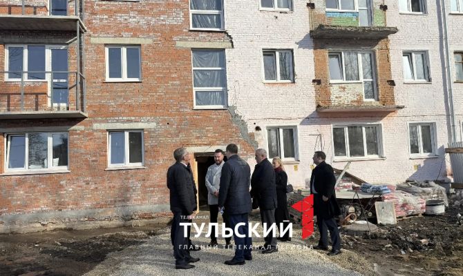 Дмитрий Миляев проконтролировал восстановление дома в Куркине после взрыва газа