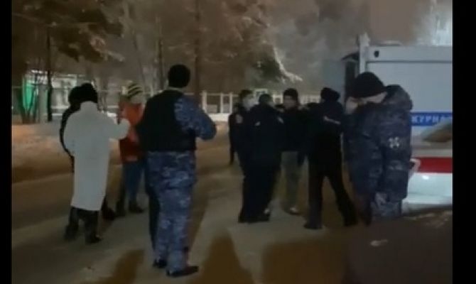 В Суворове неизвестный открыл стрельбу в кафе: пострадали люди