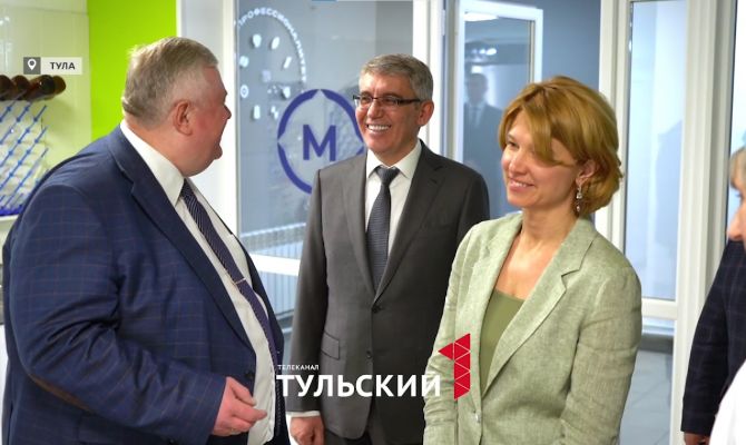 От тренажера-комбайна до пшеницы в классе: Оксане Лут показали подготовку тульских аграриев