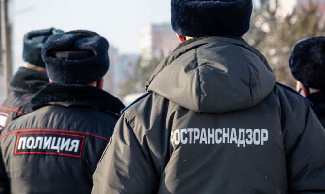 В тульском такси «Максим» возили людей водители-нелегалы