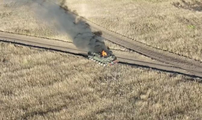 Тульские десантники поделились кадрами уничтожения техники ВСУ на границе Курской области