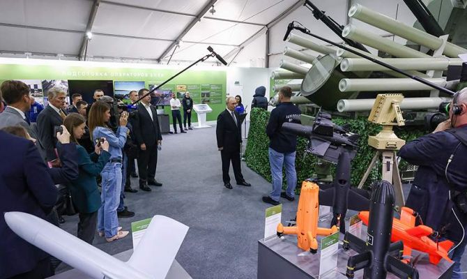 Владимиру Путину показали макет тульского комплекса "Панцирь-С"