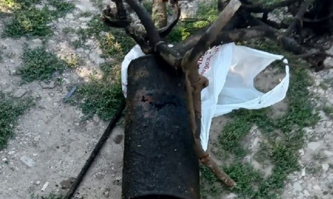 Из реки Веневки вытащили ржавый велосипед и глушитель