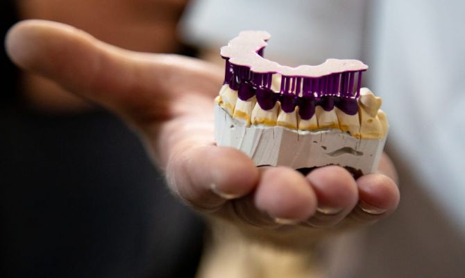 Стоматолог назвала продукты, разрушающие зубную эмаль за пару месяцев