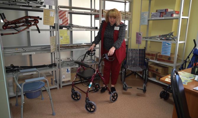 Костыли напрокат: туляки могут существенно сэкономить при лечении переломов и травм