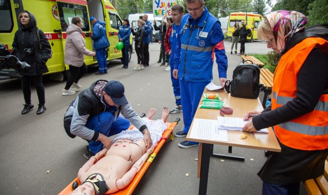 В Тульской области медики скорой помощи привлекли шофера к спасению жизни пациента