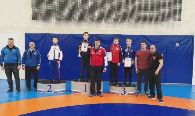 Три тульских спортсмена заняли призовые места на Первенстве ЦФО по вольной борьбе