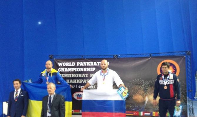 Туляк стал чемпионом мира по панкратиону