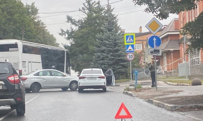 Утром 14 сентября Тула "встала" в пробках