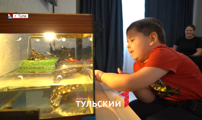 Мама Саши "Смайлика" рассказала, как живет ее сын после укола за 150 млн рублей