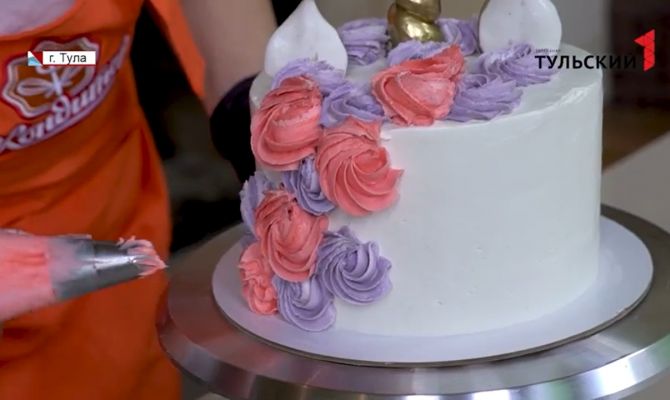 В России разгорелись споры из-за торта "Три шоколада"