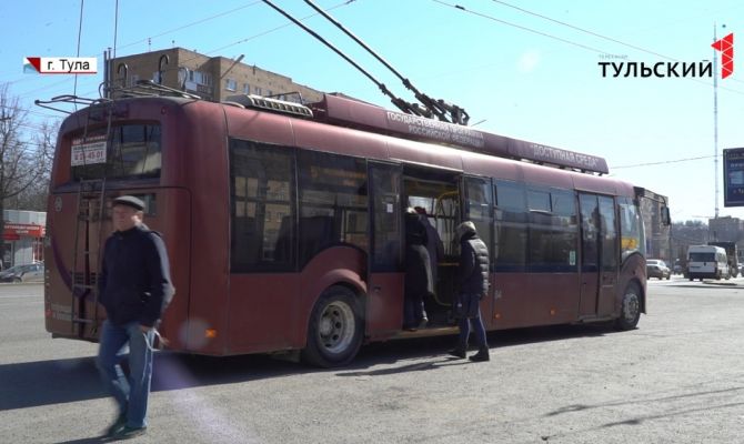 Тулячка собирается подать в суд за травму во время поездки на троллейбусе