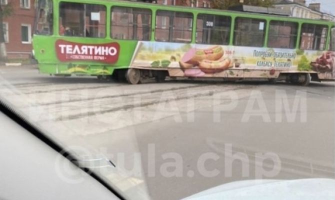 В Туле трамвай сошел с рельсов