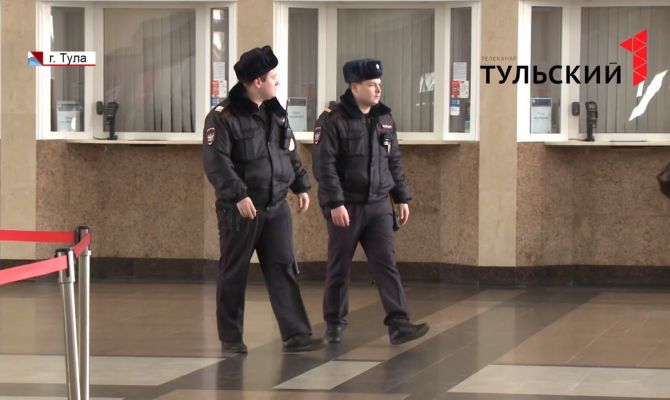 В Туле вандал решил разгромить электричку из-за обиды на знакомого