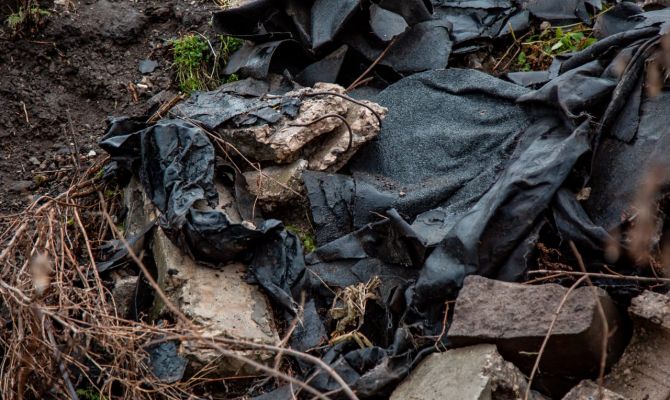 В Новомосковске обнаружили опасную свалку строительных отходов