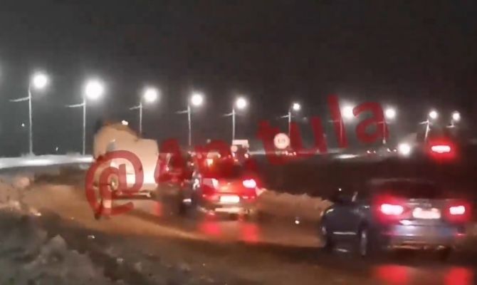 На Новомосковском шоссе под Тулой произошло массовое ДТП