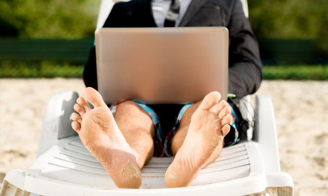 Отдых или заработок: что предпочтут россияне на майские праздники