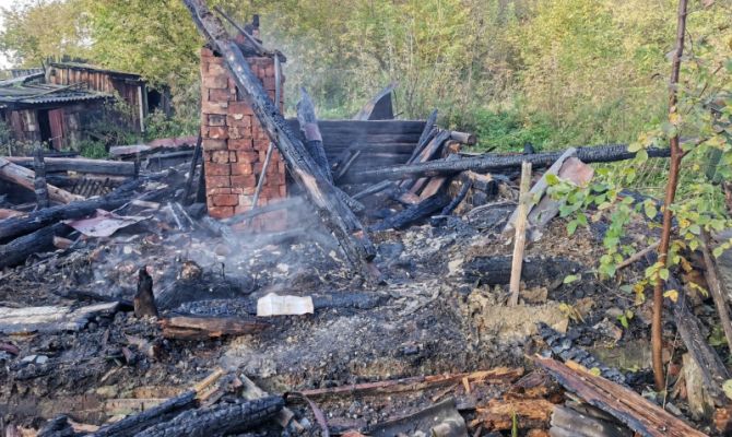 На пожаре в Белеве погиб мужчина: следователи назвали возможную причину возгорания