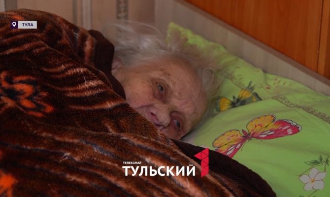 В Туле 94-летняя бабушка мерзнет в квартире при +13 градусах