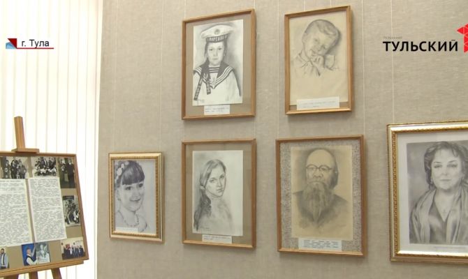 Все оттенки серого: в Туле открылась выставка художника-самоучки