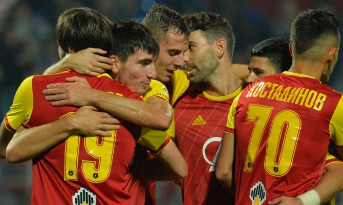 Тульский "Арсенал" разгромил "Крылья Советов" со счетом 4:0