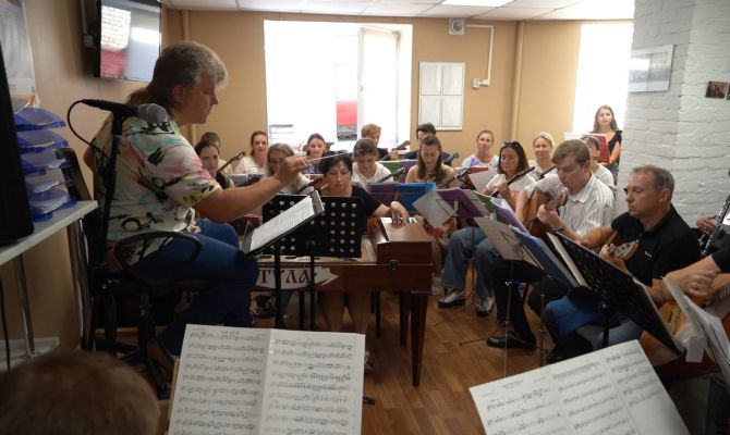 Тульские музыканты исполнят на балалайках и гуслях песни "Битлз" и "Нирваны"