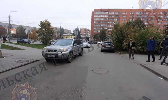 В центре Тулы подросток на электросамокате угодил под колеса автомобиля