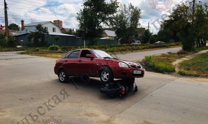 В аварии в Туле пострадал водитель скутера