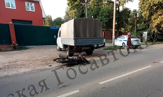 В Туле пьяный мотоциклист без прав врезался в грузовик