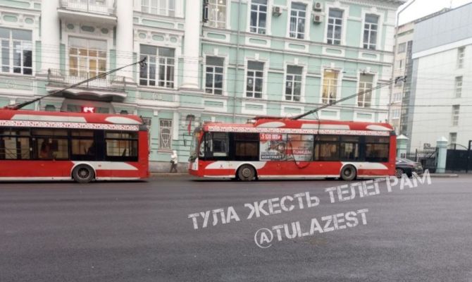 Стала известна причина остановки троллейбусов на улице Советской в Туле 