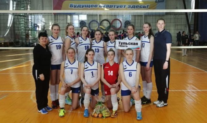 Сборная Тульской области по волейболу уступила команде из Свердловской области