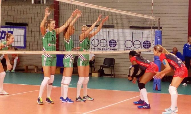 Тульские волейболистки "сразились" с липчанками