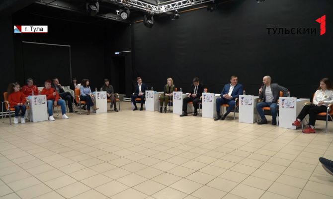 Юмор на высшем уровне: чем Алексей Дюмин рассмешил тульских КВНщиков