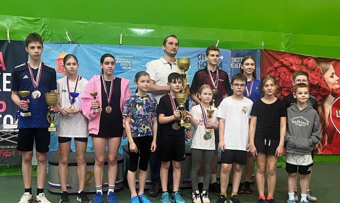 Стало известно, кто в Туле лучше всех играет в бадминтон и большой теннис